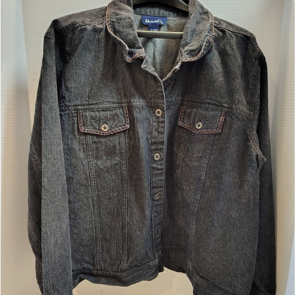 Women's Black Denim Jacket Size 2X.  W2